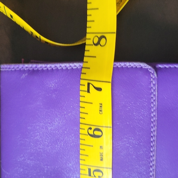 Beautiful soft leather purple crossbody bag - Picture 6 of 7